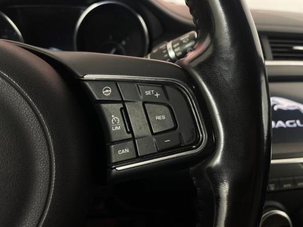 Jaguar E-Pace I с пробегом 2018 года, цена 2 009 000 рублей, 197409 км, внедорожник, Автокод Объявления