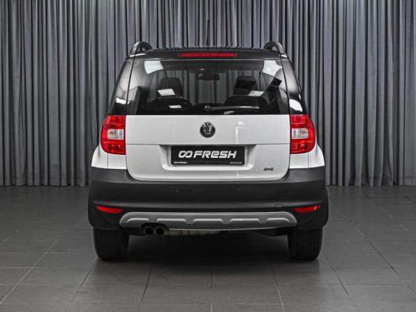 Skoda Yeti I Рестайлинг с пробегом 2013 года, цена 985 000 рублей, 134031 км, внедорожник, Автокод Объявления