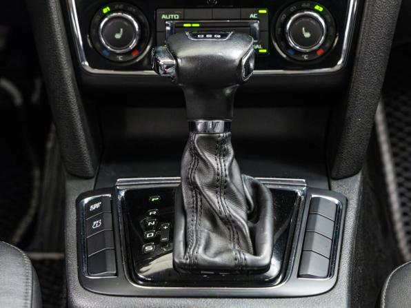 Skoda Superb II с пробегом 2009 года, цена 888 000 рублей, 224886 км, лифтбек, Автокод Объявления