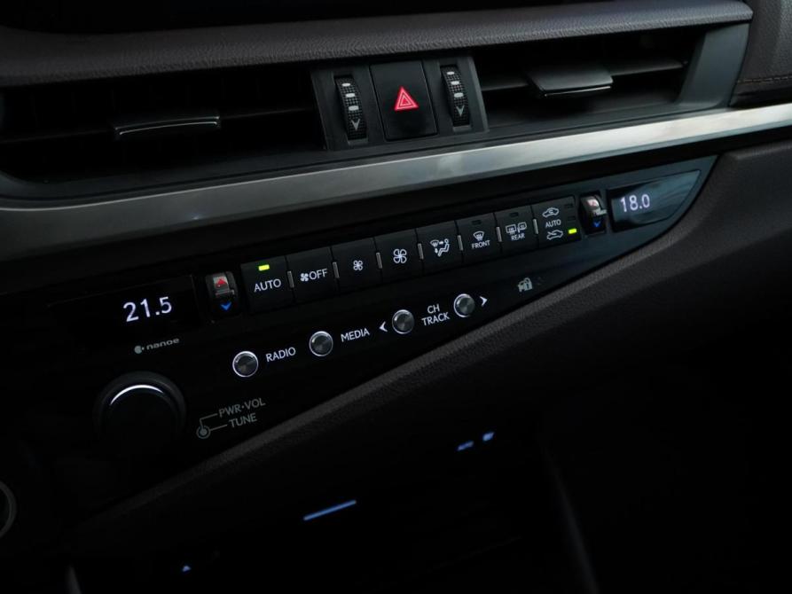 Lexus ES VII Москва  - изображение 16