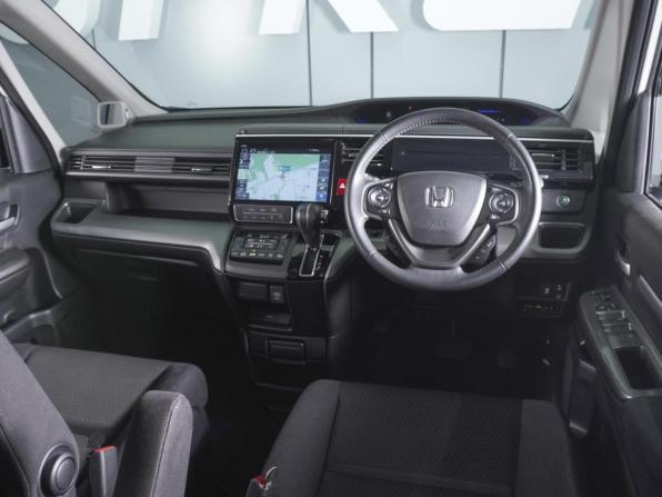 Honda Stepwgn V Рестайлинг с пробегом 2021 года, цена 2 630 000 рублей, 58773 км, минивэн, Автокод Объявления