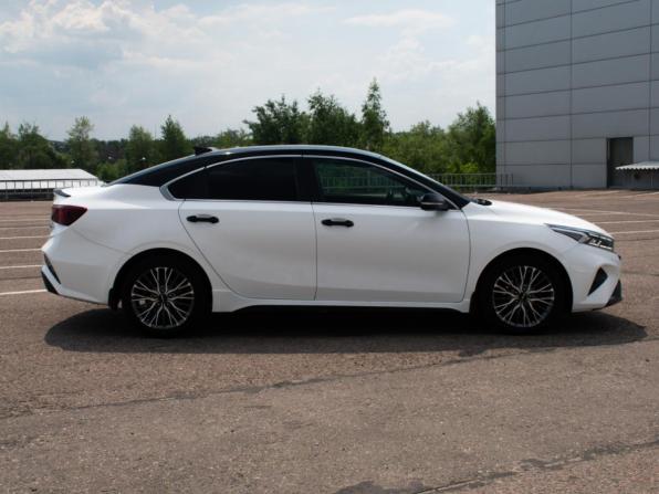 Kia Cerato IV Рестайлинг с пробегом 2022 года, цена 2 580 000 рублей, 64764 км, седан, Автокод Объявления