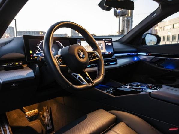 BMW 5 серии VIII (G60/G61/G68) с пробегом 2023 года, цена 8 000 000 рублей, 11729 км, седан, Автокод Объявления