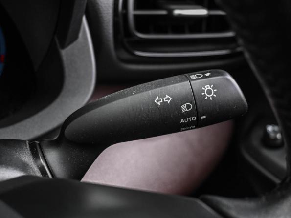 Toyota Yaris Cross с пробегом 2022 года, цена 2 389 000 рублей, 49285 км, внедорожник, Автокод Объявления
