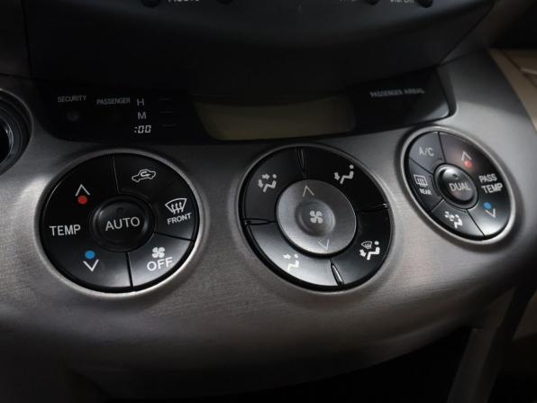Toyota RAV4 III (XA30) Рестайлинг с пробегом 2010 года, цена 1 082 000 рублей, 249160 км, внедорожник, Автокод Объявления