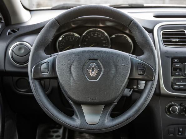 Renault Logan II с пробегом 2018 года, цена 998 000 рублей, 105716 км, седан, Автокод Объявления
