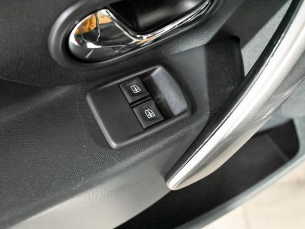 Renault Sandero II с пробегом 2017 года, цена 1 000 000 рублей, 132000 км, хэтчбек, Автокод Объявления