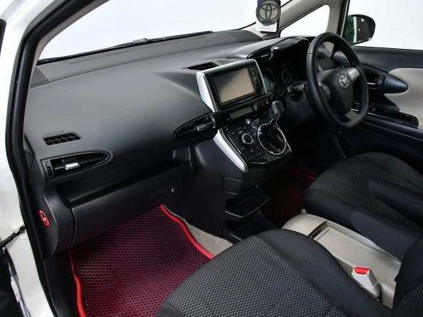 Toyota Wish II Рестайлинг с пробегом 2015 года, цена 1 495 000 рублей, 143210 км, минивэн, Автокод Объявления