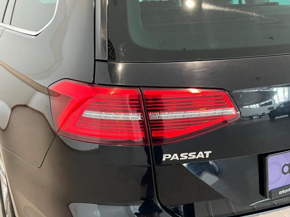 Volkswagen Passat B8 Рестайлинг с пробегом 2019 года, цена 2 120 000 рублей, 320253 км, универсал, Автокод Объявления