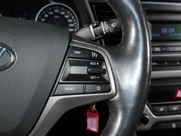 Hyundai Elantra VI (AD) с пробегом 2018 года, цена 998 000 рублей, 205887 км, седан, Автокод Объявления
