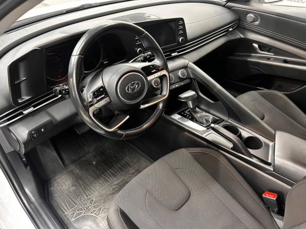 Hyundai Elantra VII (CN7) с пробегом 2022 года, цена 1 780 000 рублей, 50227 км, седан, Автокод Объявления