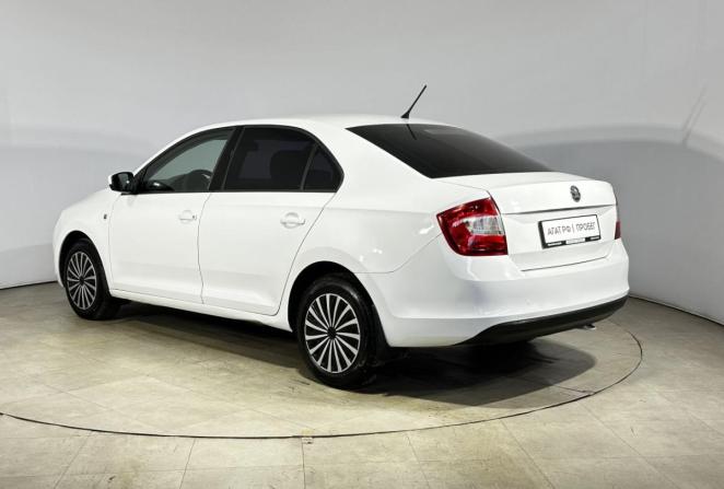 Skoda Rapid I с пробегом 2014 года, цена 705 000 рублей, 263372 км, лифтбек, Автокод Объявления