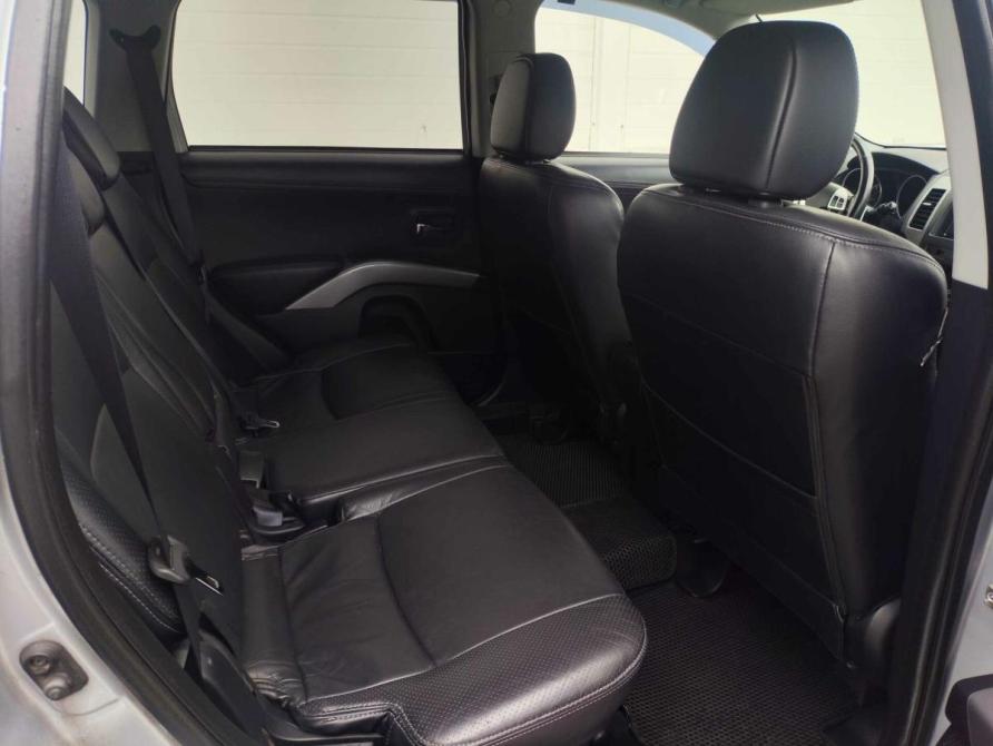 Mitsubishi Outlander II Рестайлинг Санкт-Петербург  - изображение 13