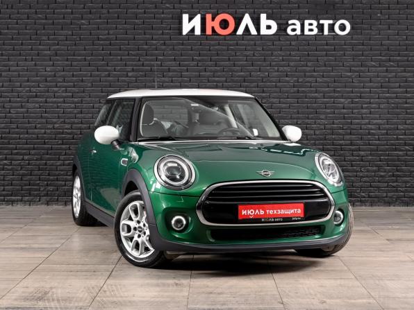 Mini Hatch III (F55/F56) Рестайлинг с пробегом 2020 года, цена 2 350 000 рублей, 36551 км, хэтчбек, Автокод Объявления