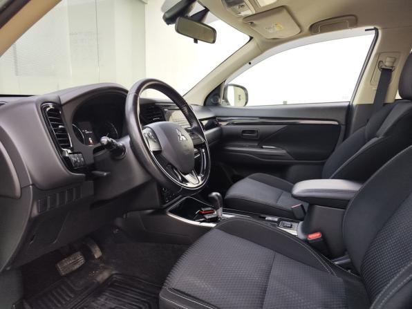 Mitsubishi Outlander III Рестайлинг 2 с пробегом 2017 года, цена 1 980 000 рублей, 113500 км, внедорожник, Автокод Объявления
