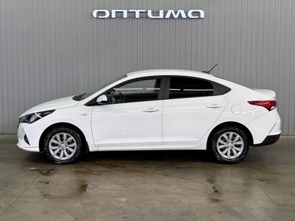 Hyundai Solaris II Рестайлинг с пробегом 2022 года, цена 1 697 000 рублей, 67739 км, седан, Автокод Объявления