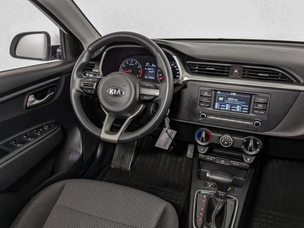 Kia Rio IV Рестайлинг с пробегом 2021 года, цена 1 555 000 рублей, 65500 км, седан, Автокод Объявления