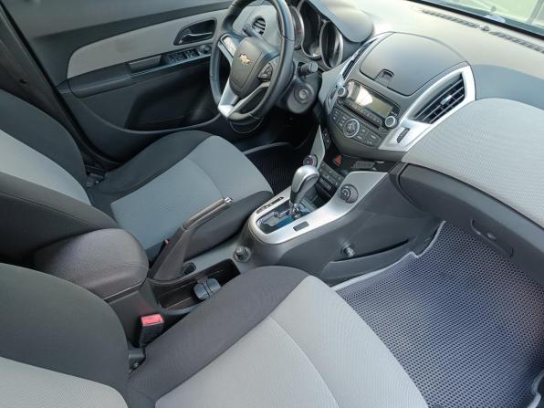 Chevrolet Cruze I Рестайлинг с пробегом 2013 года, цена 650 000 рублей, 175495 км, хэтчбек, Автокод Объявления