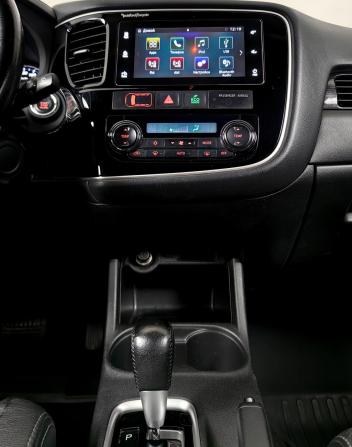 Mitsubishi Outlander III Рестайлинг 2 с пробегом 2015 года, цена 1 444 000 рублей, 218085 км, внедорожник, Автокод Объявления