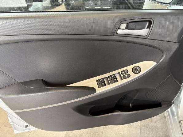 Hyundai Solaris I Рестайлинг с пробегом 2014 года, цена 839 000 рублей, 210571 км, хэтчбек, Автокод Объявления