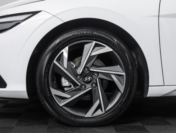 Hyundai Elantra VII (CN7) Рестайлинг с пробегом 2023 года, цена 2 250 000 рублей, 26620 км, седан, Автокод Объявления