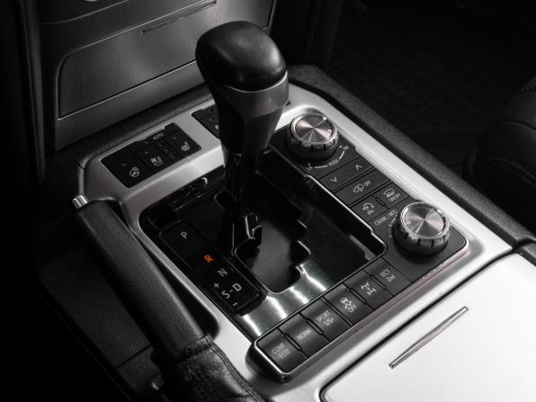 Toyota Land Cruiser 200 Series Рестайлинг 2 с пробегом 2017 года, цена 5 299 000 рублей, 278950 км, внедорожник, Автокод Объявления