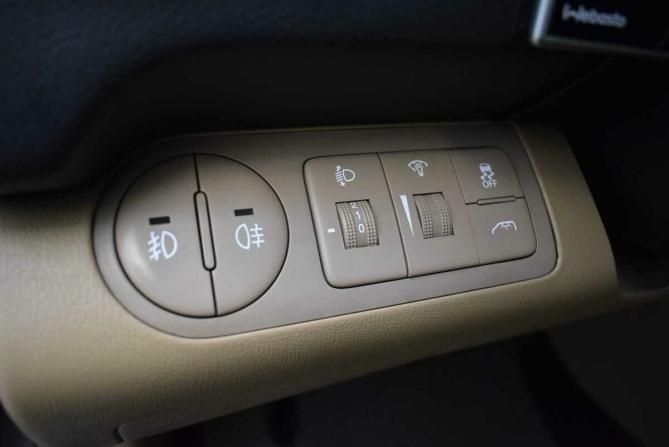 Hyundai H-1 II Рестайлинг 2 с пробегом 2018 года, цена 2 610 000 рублей, 137941 км, минивэн, Автокод Объявления