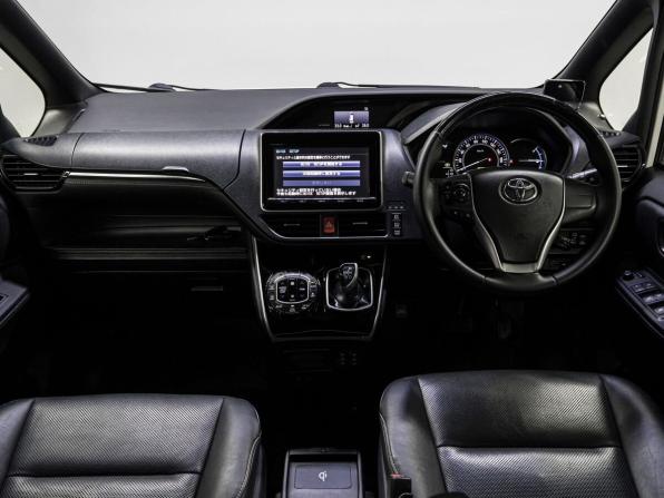 Toyota Esquire I с пробегом 2014 года, цена 1 979 000 рублей, 213673 км, минивэн, Автокод Объявления