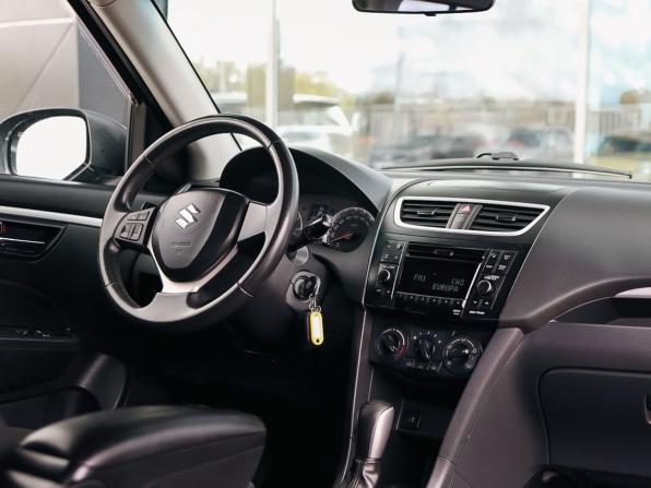 Suzuki Swift IV с пробегом 2011 года, цена 860 000 рублей, 186715 км, хэтчбек, Автокод Объявления