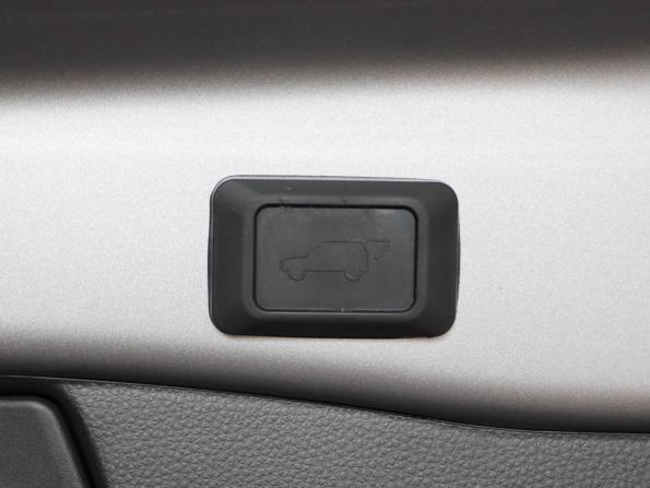 Toyota RAV4 V (XA50) с пробегом 2024 года, цена 4 075 000 рублей, 6926 км, внедорожник, Автокод Объявления