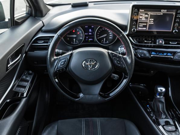 Toyota C-HR I Рестайлинг с пробегом 2022 года, цена 2 100 000 рублей, 140729 км, внедорожник, Автокод Объявления