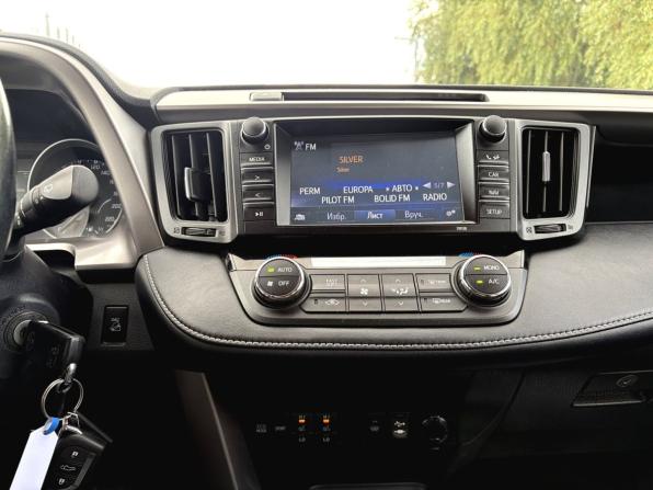 Toyota RAV4 IV (XA40) Рестайлинг с пробегом 2017 года, цена 2 040 000 рублей, 122000 км, внедорожник, Автокод Объявления