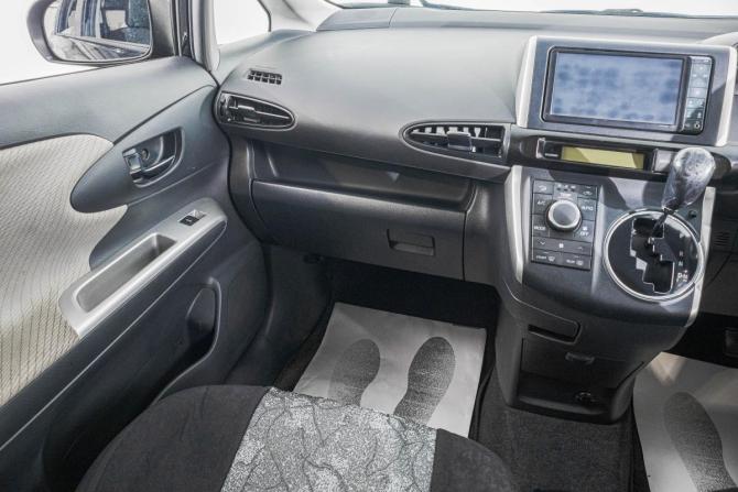 Toyota Wish II с пробегом 2011 года, цена 1 399 000 рублей, 140000 км, минивэн, Автокод Объявления