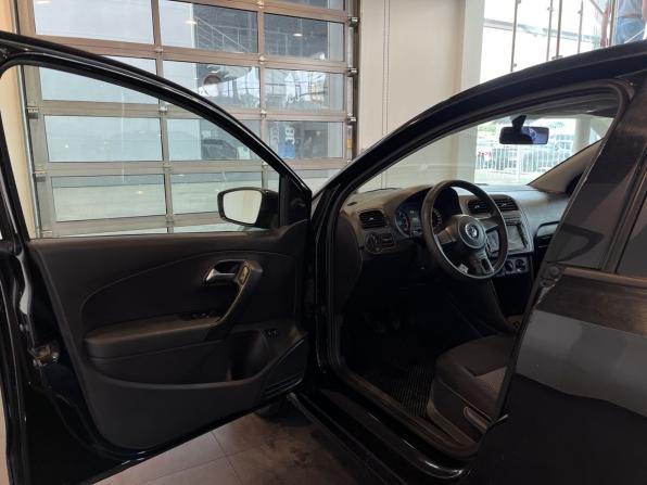 Volkswagen Polo V с пробегом 2014 года, цена 657 000 рублей, 222943 км, седан, Автокод Объявления