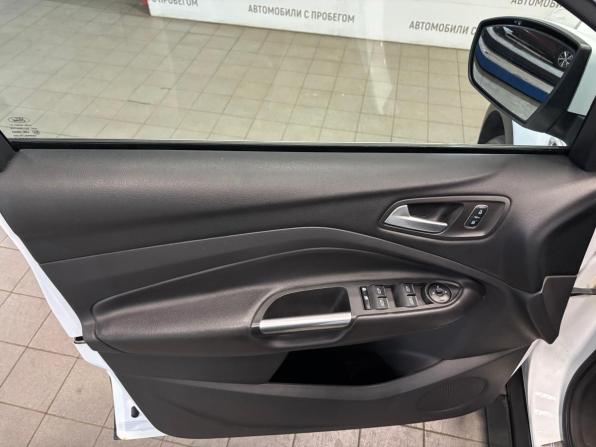 Ford Kuga II Рестайлинг с пробегом 2017 года, цена 1 399 000 рублей, 205113 км, внедорожник, Автокод Объявления