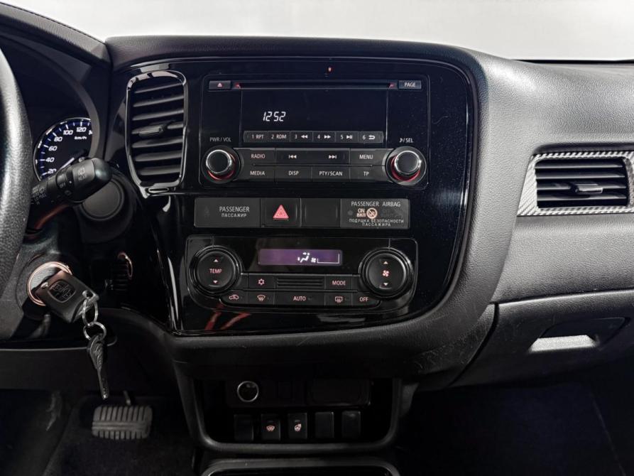 Mitsubishi Outlander III Рестайлинг 2 Санкт-Петербург  - изображение 16
