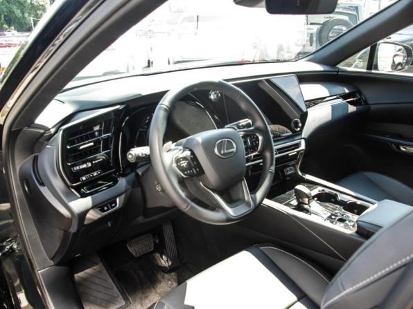 Lexus RX V с пробегом 2025 года, цена 7 990 000 рублей, 6500 км, внедорожник, Автокод Объявления