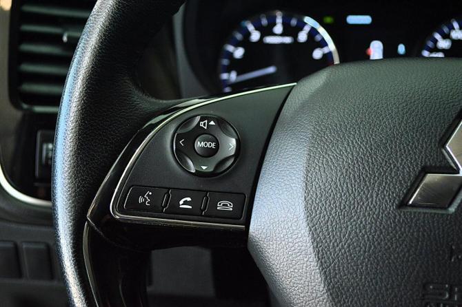 Mitsubishi Outlander III Рестайлинг 2 с пробегом 2018 года, цена 2 070 000 рублей, 100233 км, внедорожник, Автокод Объявления