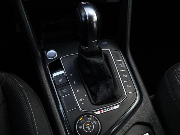 Volkswagen Tiguan II с пробегом 2019 года, цена 2 700 000 рублей, 105309 км, внедорожник, Автокод Объявления