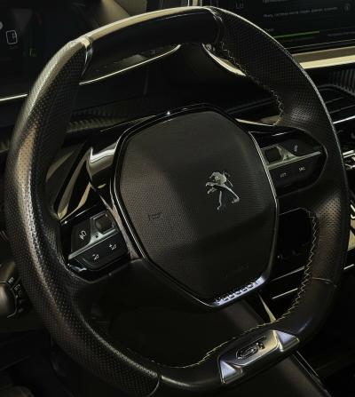 Peugeot 2008 II с пробегом 2021 года, цена 1 860 000 рублей, 74274 км, внедорожник, Автокод Объявления