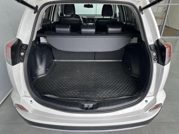 Toyota RAV4 IV (XA40) Рестайлинг с пробегом 2018 года, цена 2 644 990 рублей, 95418 км, внедорожник, Автокод Объявления