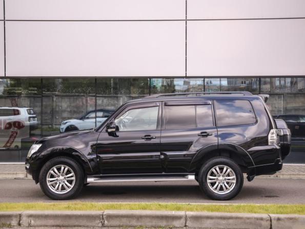 Mitsubishi Pajero IV Рестайлинг 2 с пробегом 2018 года, цена 2 399 777 рублей, 153182 км, внедорожник, Автокод Объявления