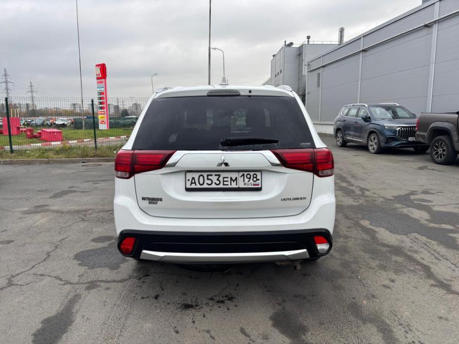 Mitsubishi Outlander III Рестайлинг 2 Санкт-Петербург  - изображение 6