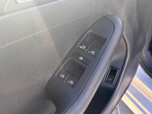 Volkswagen Jetta VI с пробегом 2013 года, цена 900 000 рублей, 211519 км, седан, Автокод Объявления