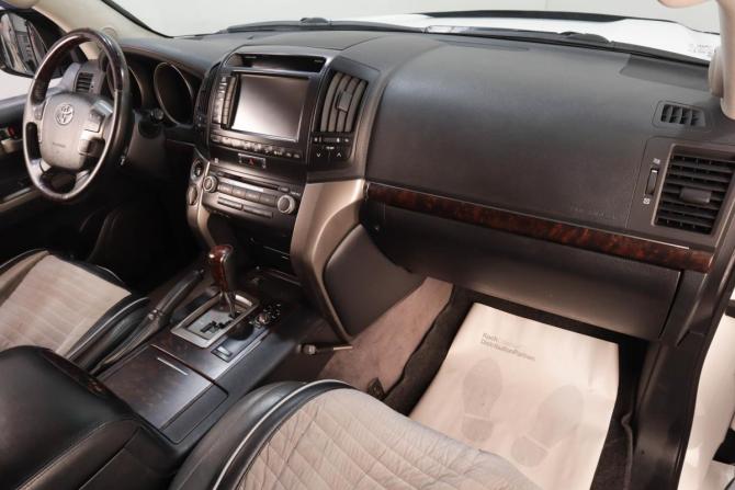 Toyota Land Cruiser 200 Series с пробегом 2010 года, цена 2 779 000 рублей, 295091 км, внедорожник, Автокод Объявления