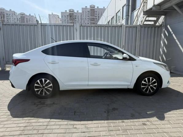 Hyundai Solaris II с пробегом 2017 года, цена 899 000 рублей, 187014 км, седан, Автокод Объявления