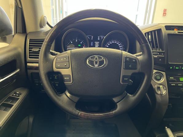 Toyota Land Cruiser 200 Series Рестайлинг 1 с пробегом 2014 года, цена 3 900 000 рублей, 300000 км, внедорожник, Автокод Объявления