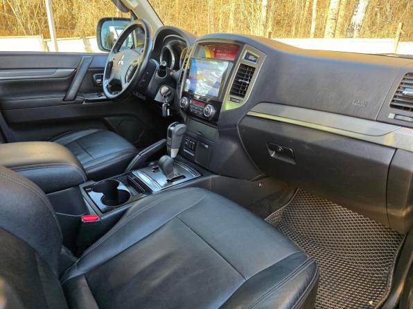 Mitsubishi Pajero IV Рестайлинг 2 с пробегом 2014 года, цена 2 249 500 рублей, 241000 км, внедорожник, Автокод Объявления