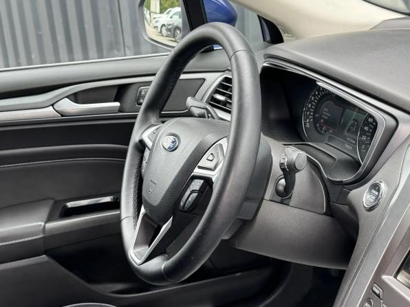 Ford Mondeo V с пробегом 2015 года, цена 1 035 000 рублей, 147204 км, седан, Автокод Объявления