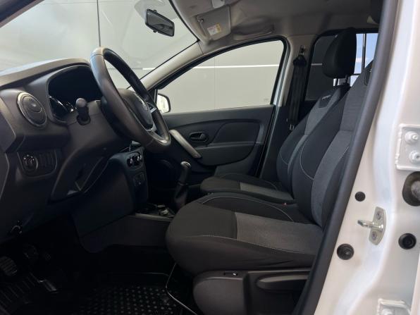 Renault Logan II Рестайлинг с пробегом 2020 года, цена 1 249 000 рублей, 63439 км, седан, Автокод Объявления